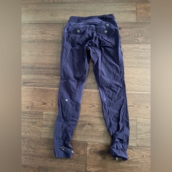 Lululemon size 4 joggers - Picture 2 of 3